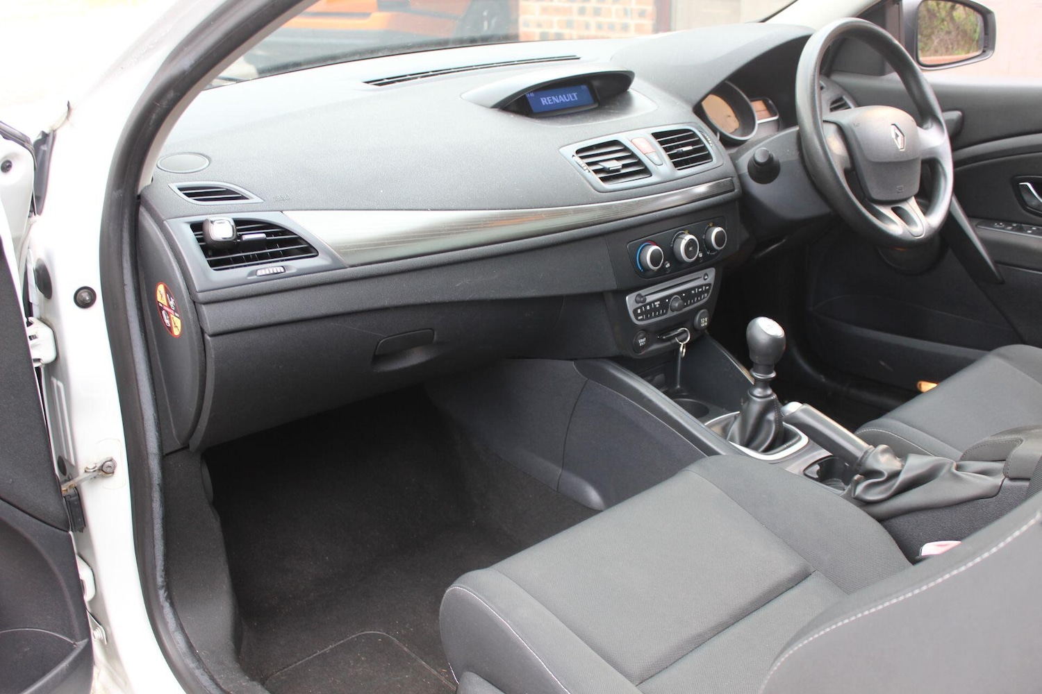 Used Renault Megane 2011 for sale - 76440890: Photo 11