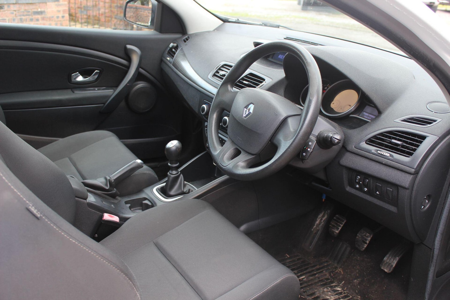 Used Renault Megane 2011 for sale - 76440890: Photo 9