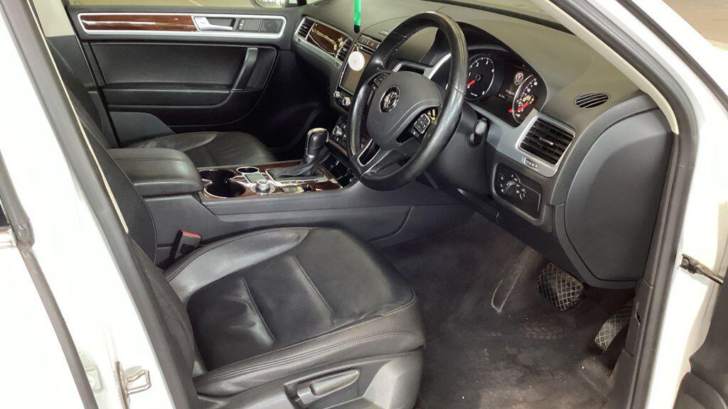 Used Volkswagen Touareg 2015 for sale - 77663376: Photo 14