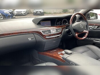 (12) - 4.7 S500L V8 BlueEfficiency G-Tronic+ Euro 5 (s/s) 4dr