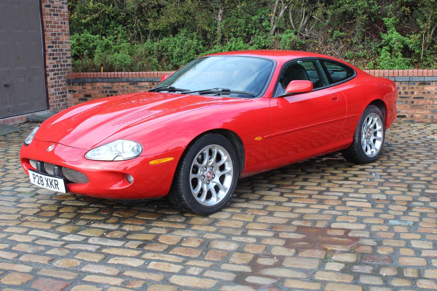 Used Jaguar XKR 1999 for sale - 76409444: Photo 21
