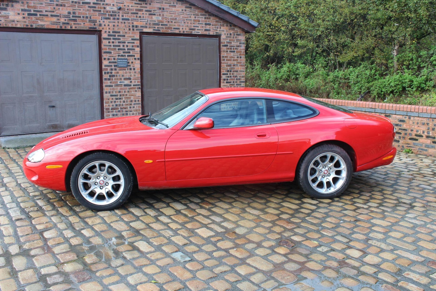 Used Jaguar XKR 1999 for sale - 76409444: Photo 27