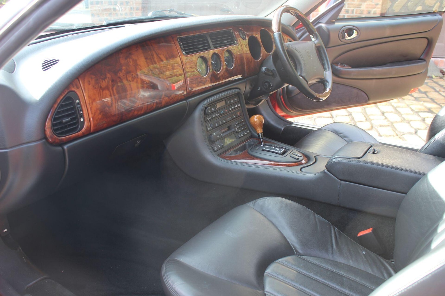 Used Jaguar XKR 1999 for sale - 76409444: Photo 43