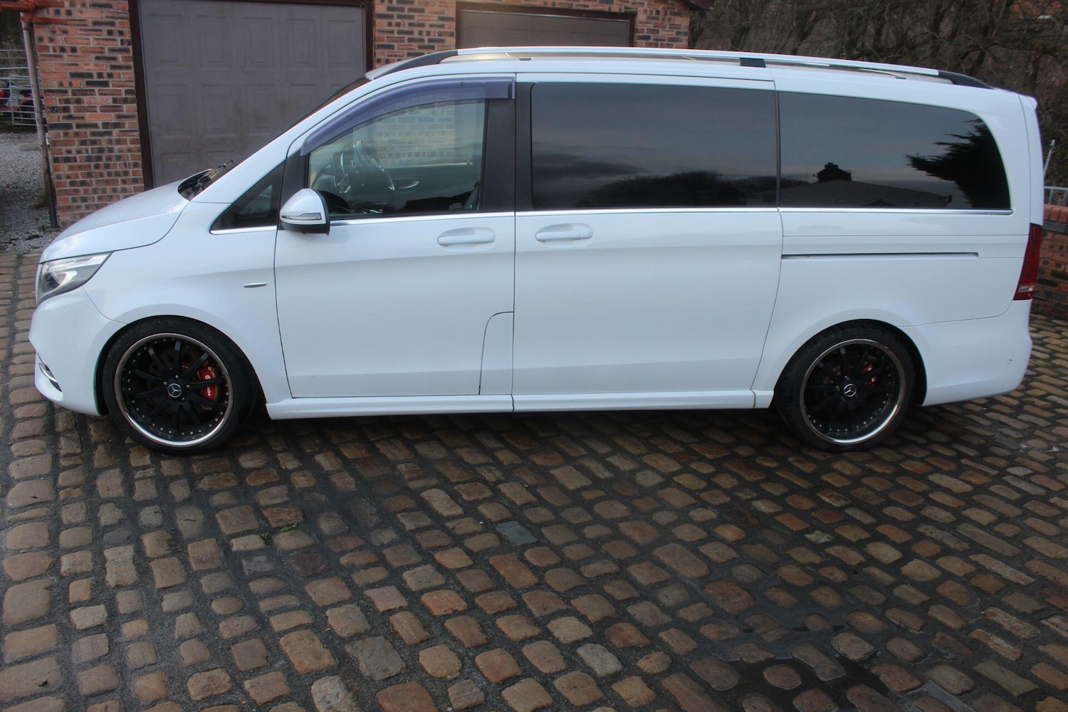 Used Mercedes-Benz V-Class 2024 for sale - 77120783: Photo 3