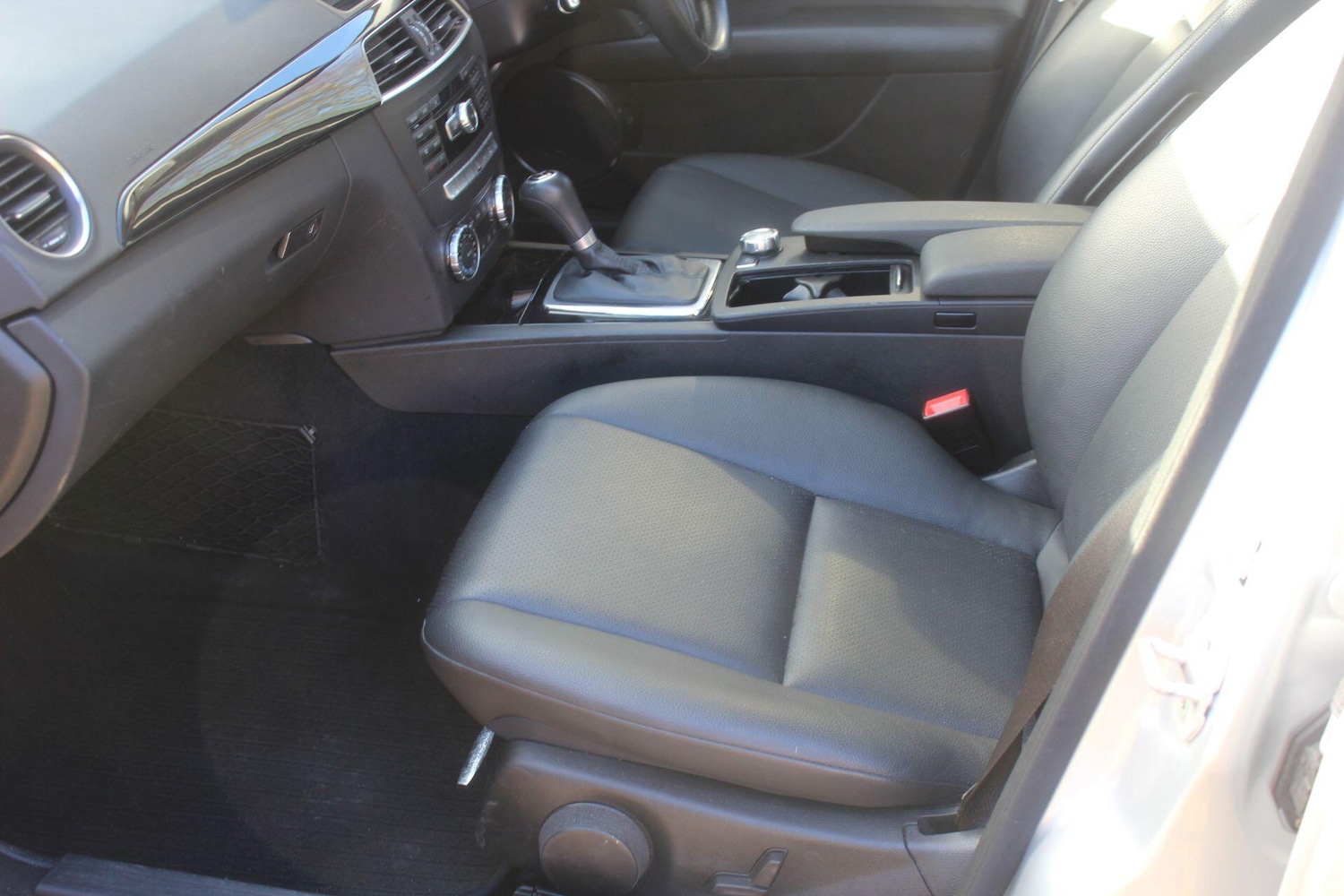 Used Mercedes-Benz C Class 2014 for sale - 77015361: Photo 17