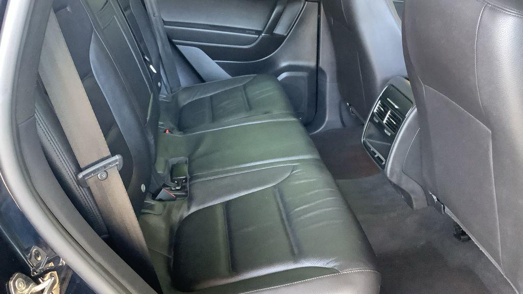 Used Volkswagen Touareg 2015 for sale - 76409300: Photo 12