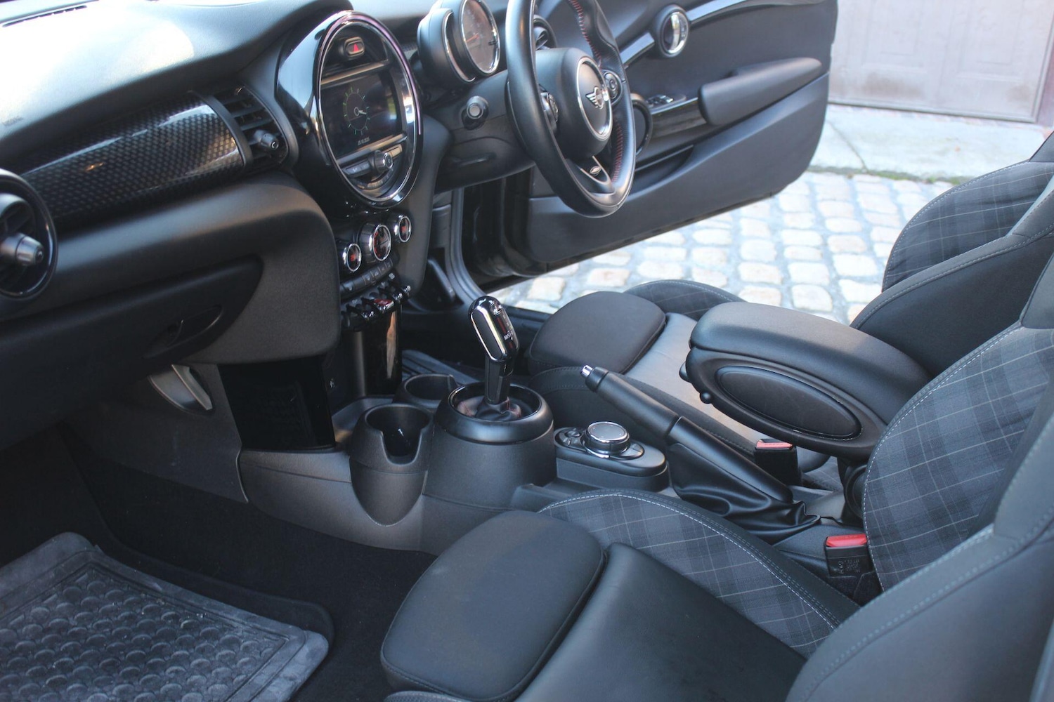 Used MINI Hatch 2018 for sale - 76409117: Photo 15