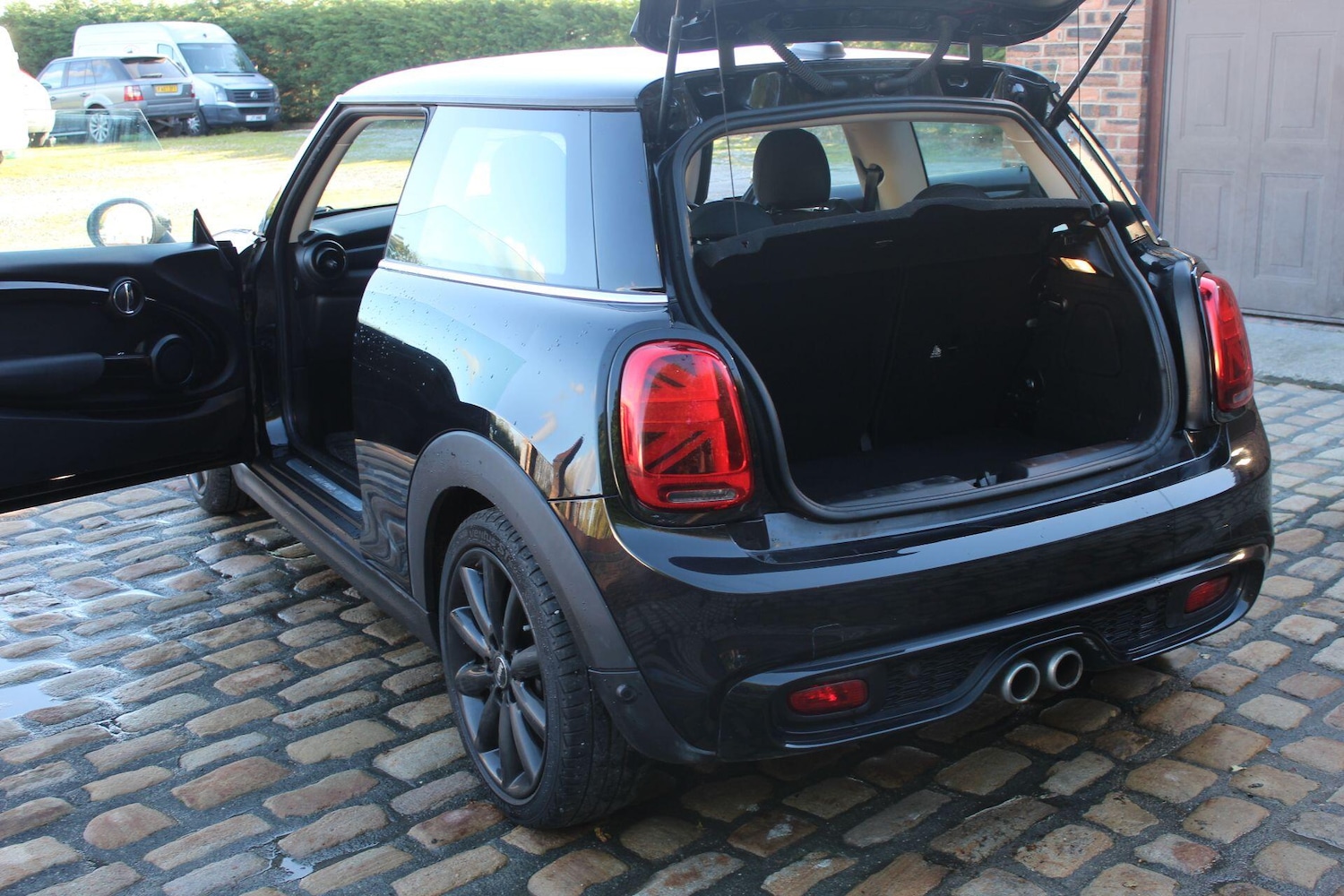 Used MINI Hatch 2018 for sale - 76409117: Photo 4