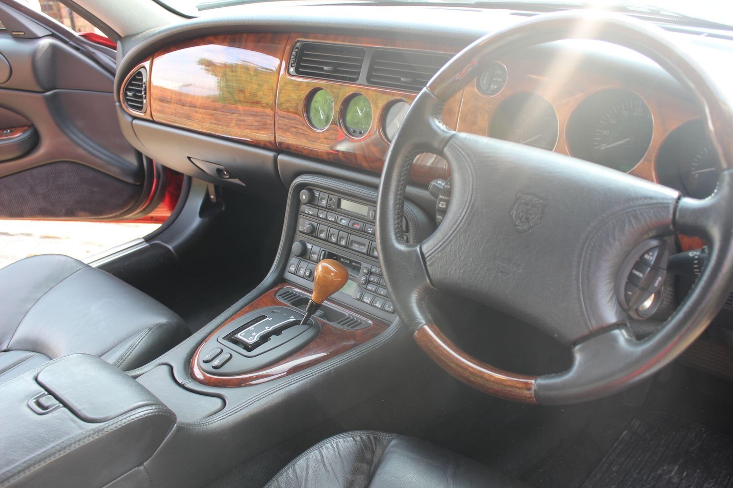 Used Jaguar XKR 1999 for sale - 77663374: Photo 38