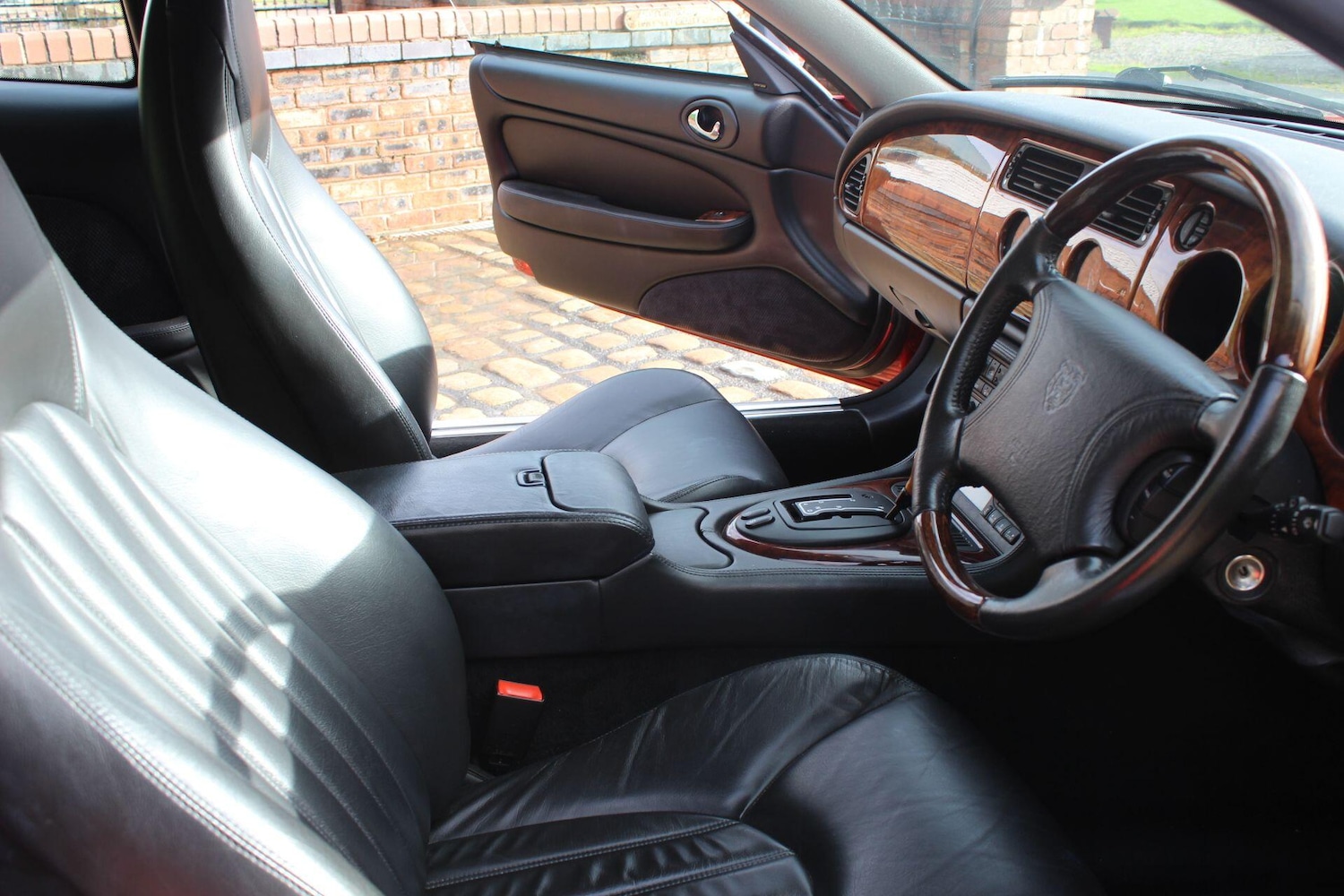 Used Jaguar XKR 1999 for sale - 77663374: Photo 40