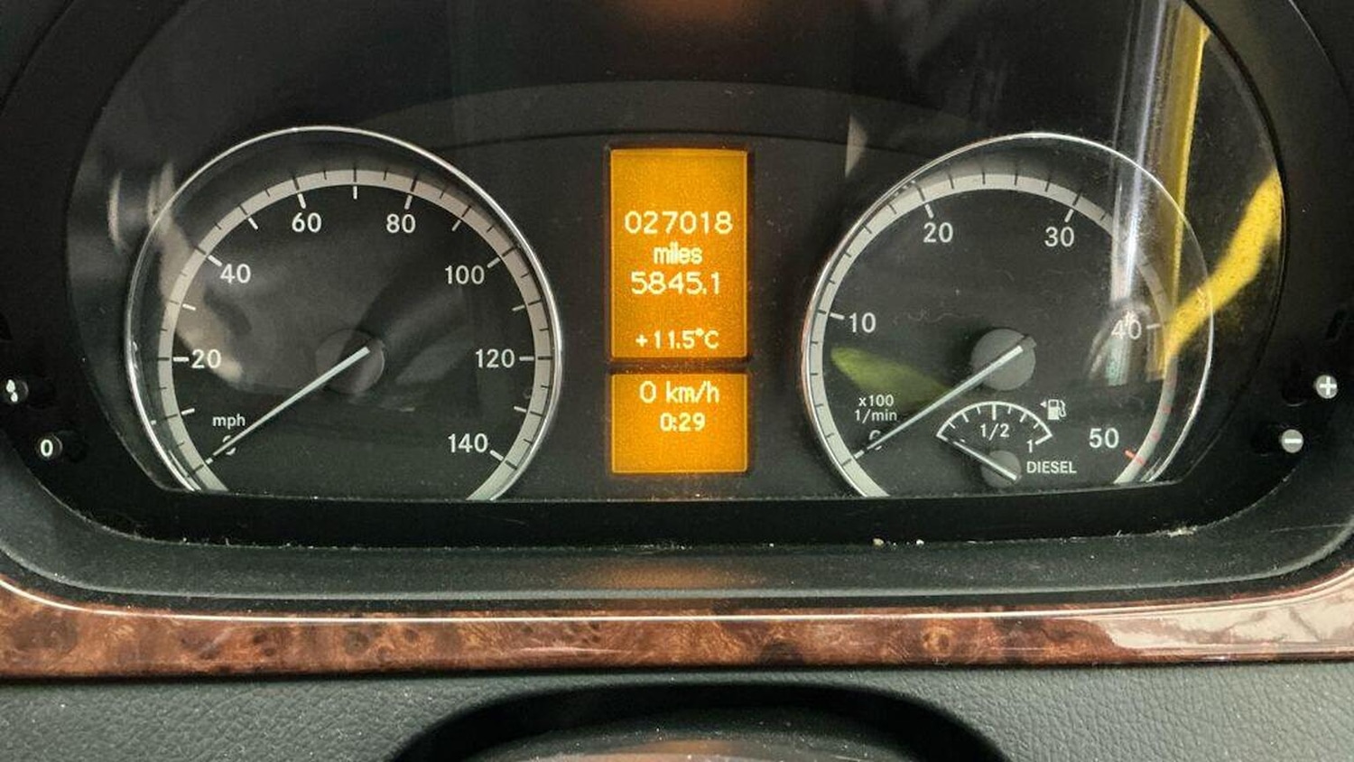 Used Mercedes-Benz Viano 2013 for sale - 77789295: Photo 2