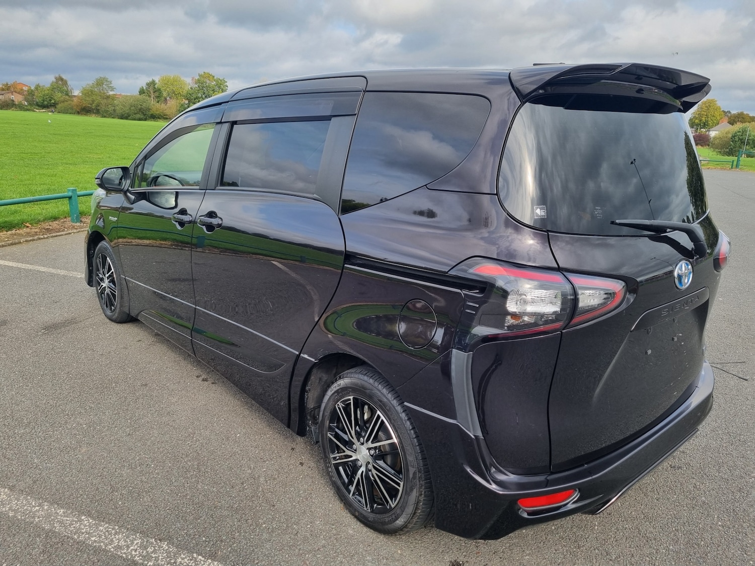 Used Toyota Sienta 2025 for sale - 76274416: Photo 6