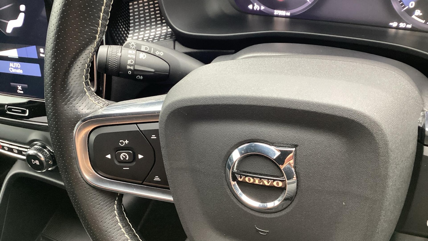 Used Volvo XC40 2020 for sale - 77330935: Photo 28