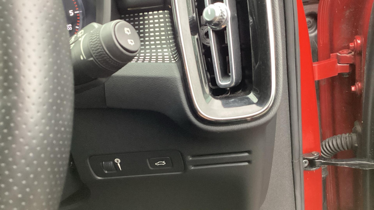 Used Volvo XC40 2020 for sale - 77330935: Photo 31