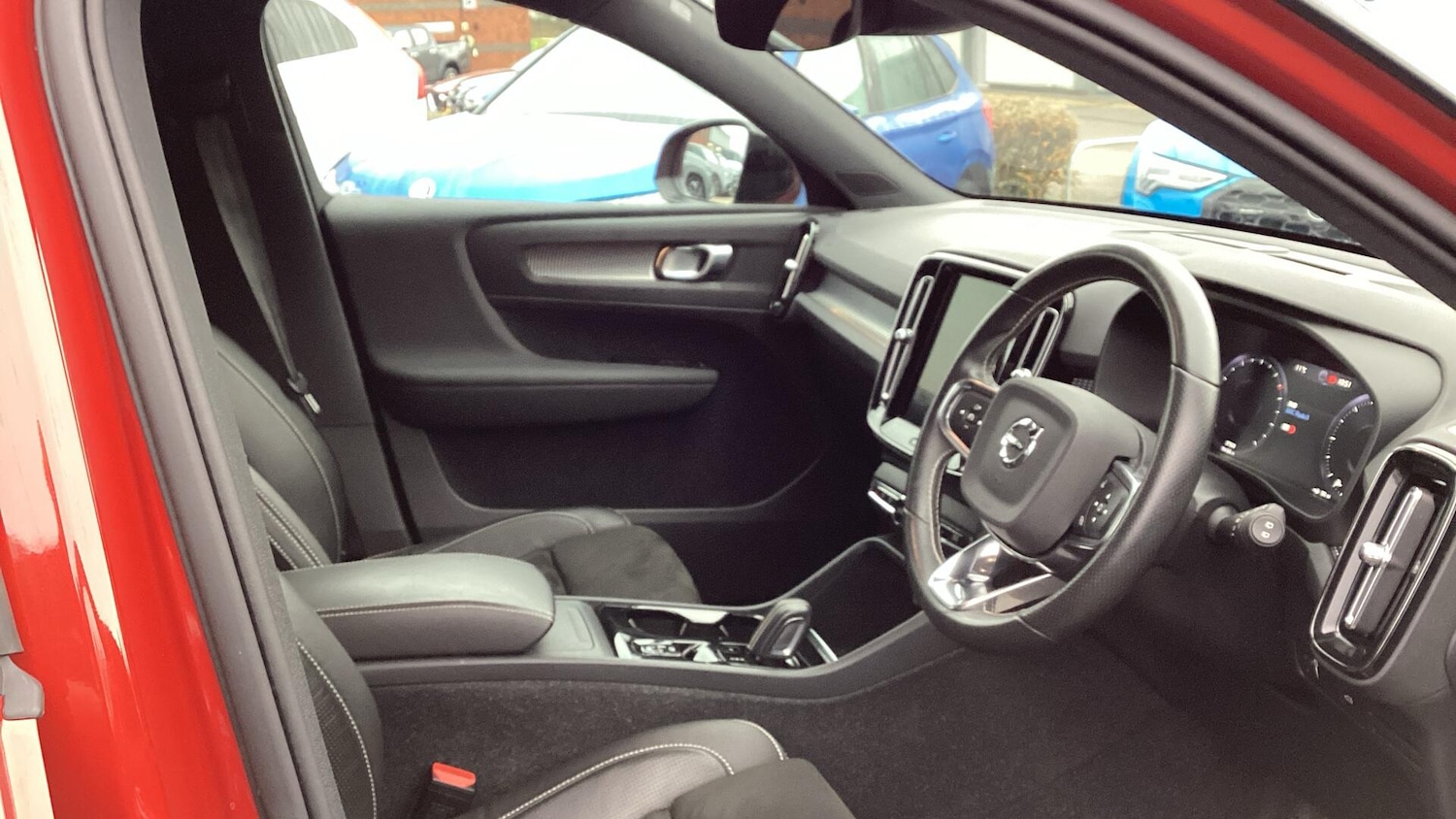 Used Volvo XC40 2020 for sale - 77330935: Photo 4