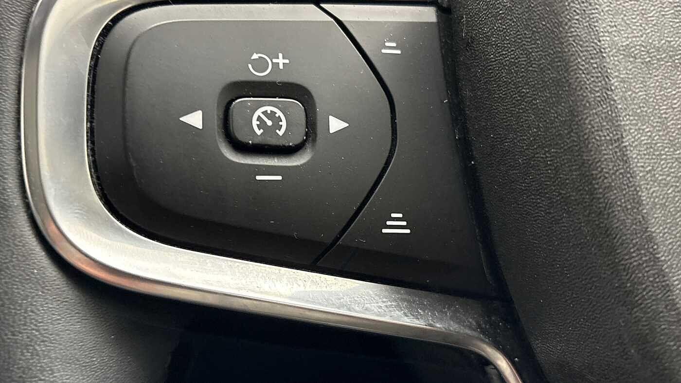 Used Volvo XC40 for sale - 77670647: Photo 31