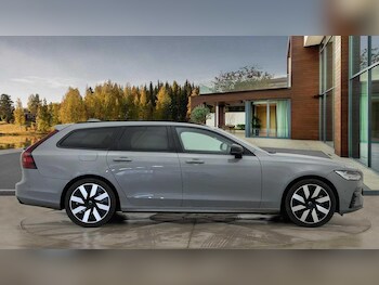 Used Volvo V90 2025 for sale - 77330391: Photo