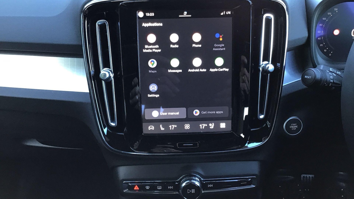 Used Volvo XC40 2025 for sale - 76441385: Photo 19