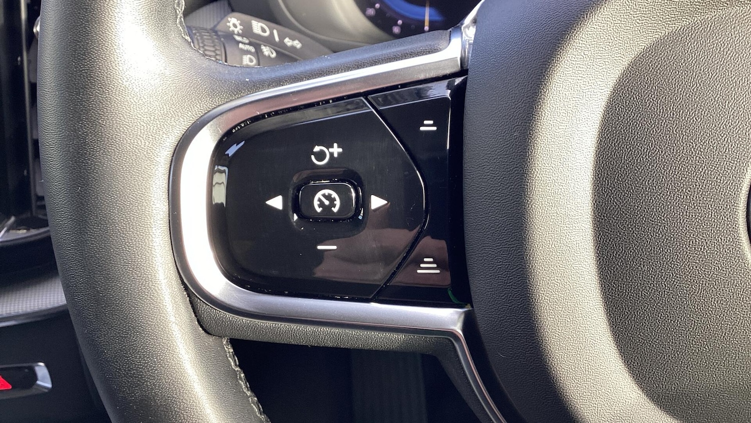 Used Volvo XC60 2023 for sale - 76522170: Photo 29