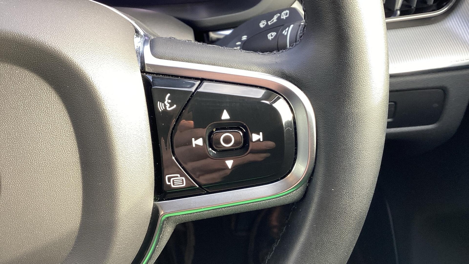 Used Volvo XC60 2023 for sale - 76522170: Photo 31