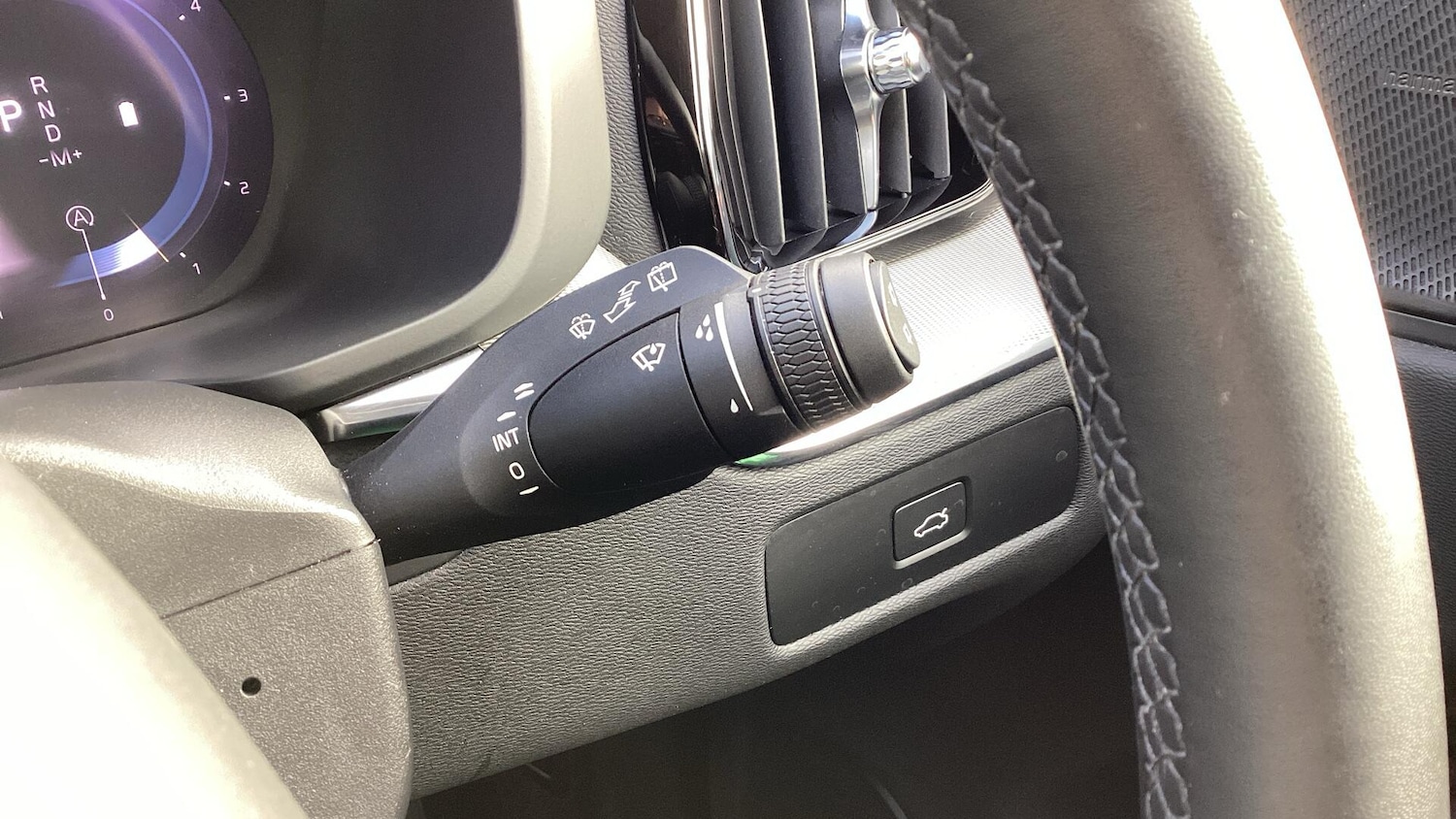 Used Volvo XC60 2023 for sale - 76522170: Photo 32