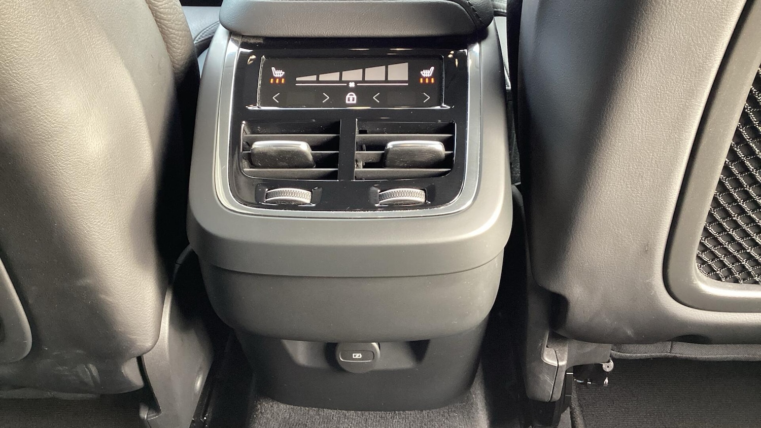 Used Volvo XC60 2023 for sale - 76522170: Photo 37