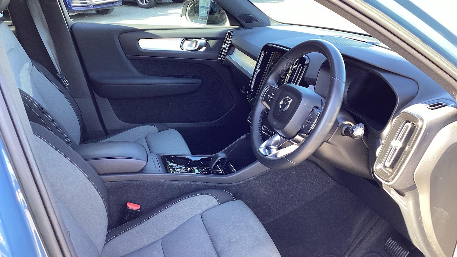 Used Volvo XC40 2023 for sale - 76094926: Photo 4