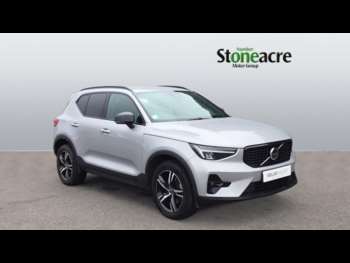 (22) - Plus, B3 mild hybrid, Petrol, Dark 5-Door