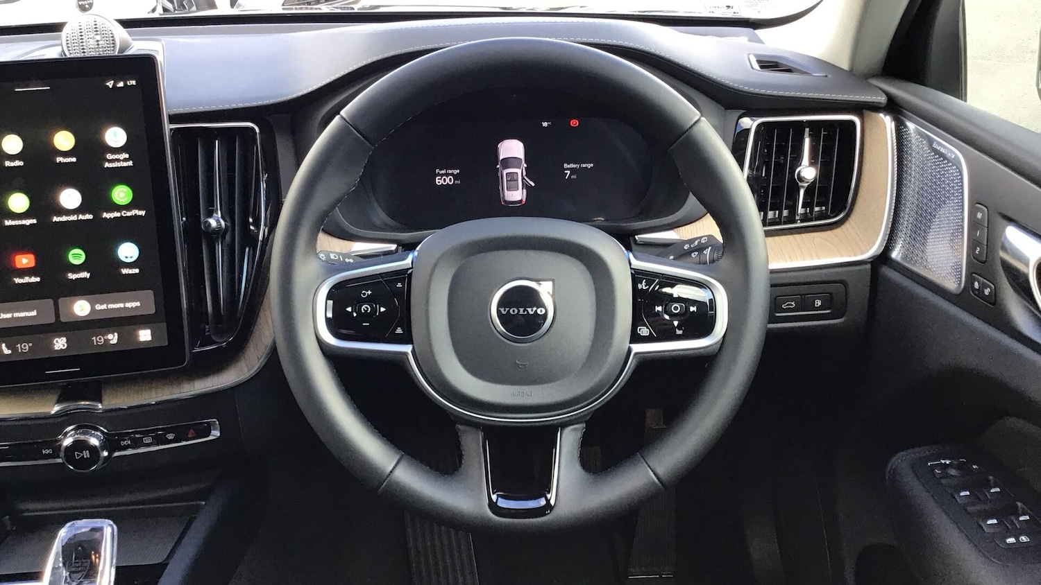 Used Volvo XC60 2025 for sale - 77898250: Photo 10