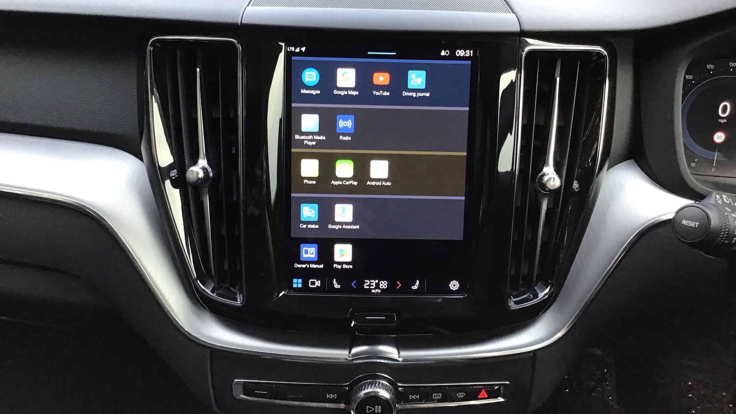 Used Volvo XC60 2022 for sale - 76522525: Photo 12