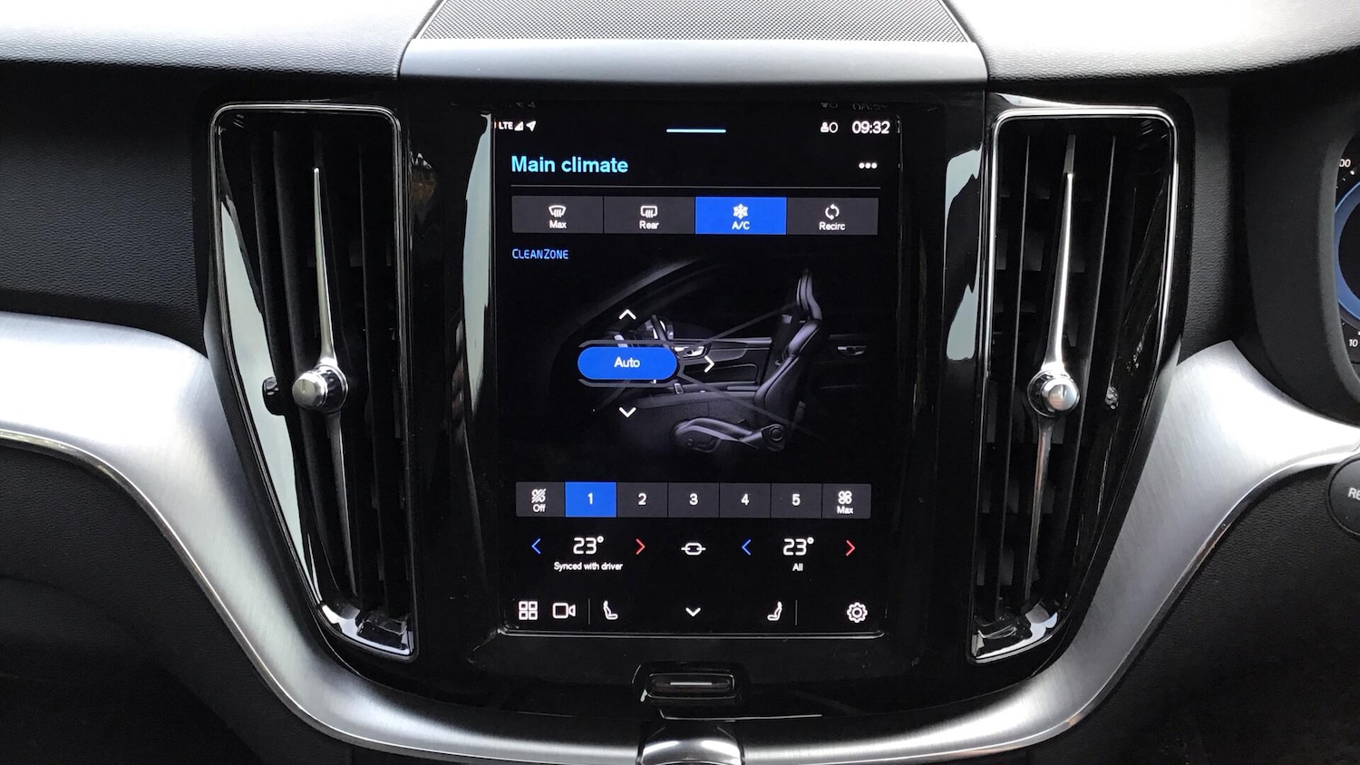 Used Volvo XC60 2022 for sale - 76522525: Photo 21