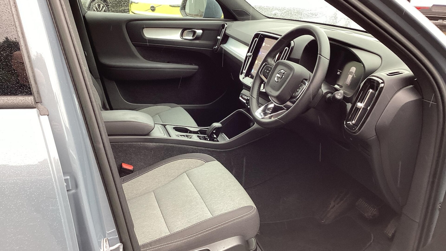 Used Volvo XC40 2023 for sale - 75991469: Photo 4