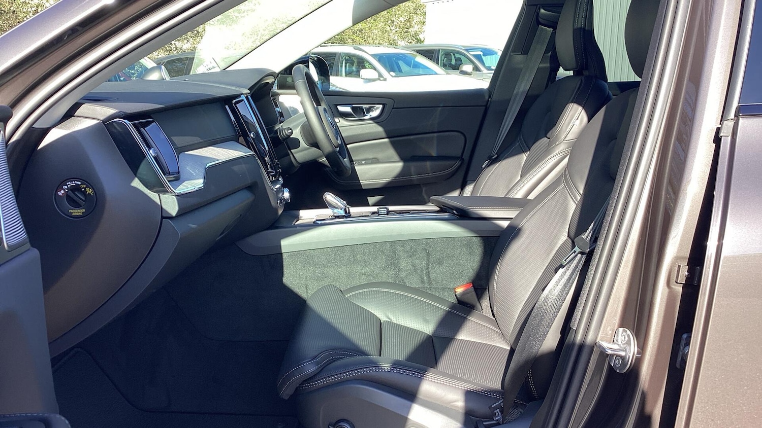 Used Volvo XC60 2025 for sale - 76484570: Photo 9