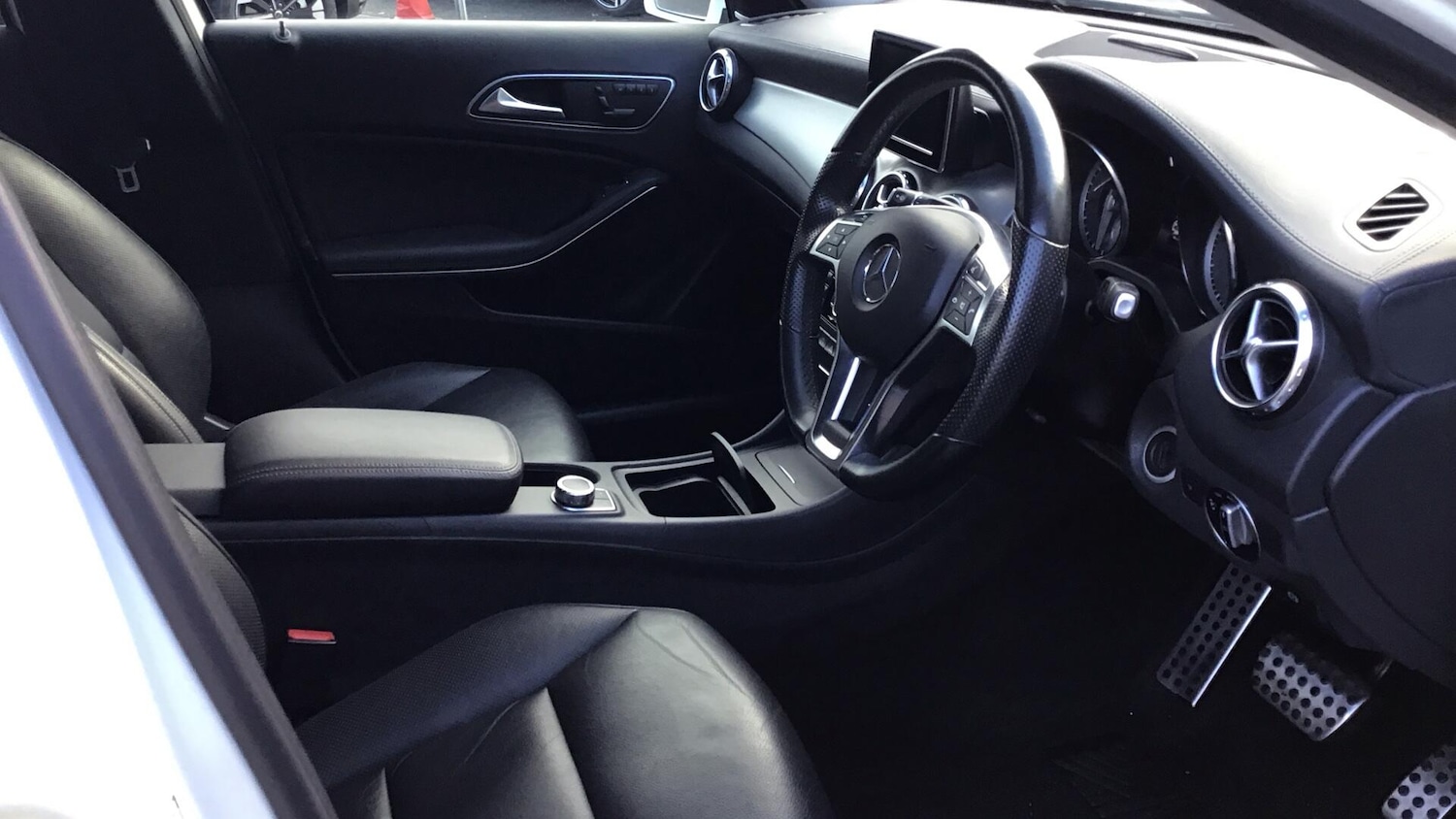 Used Mercedes-Benz GLA 2015 for sale - 76499918: Photo 4