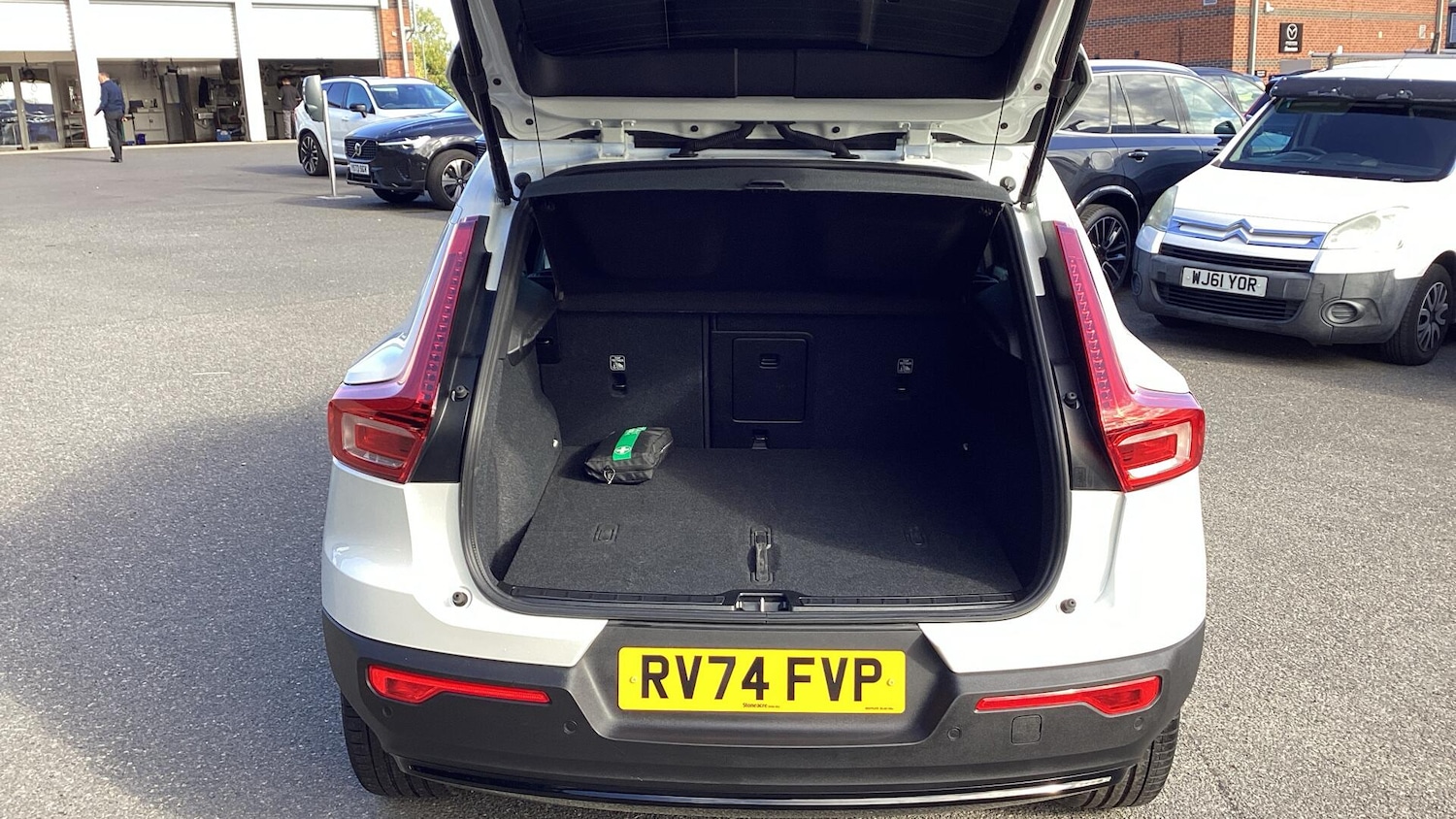 Used Volvo XC40 2025 for sale - 76085503: Photo 13