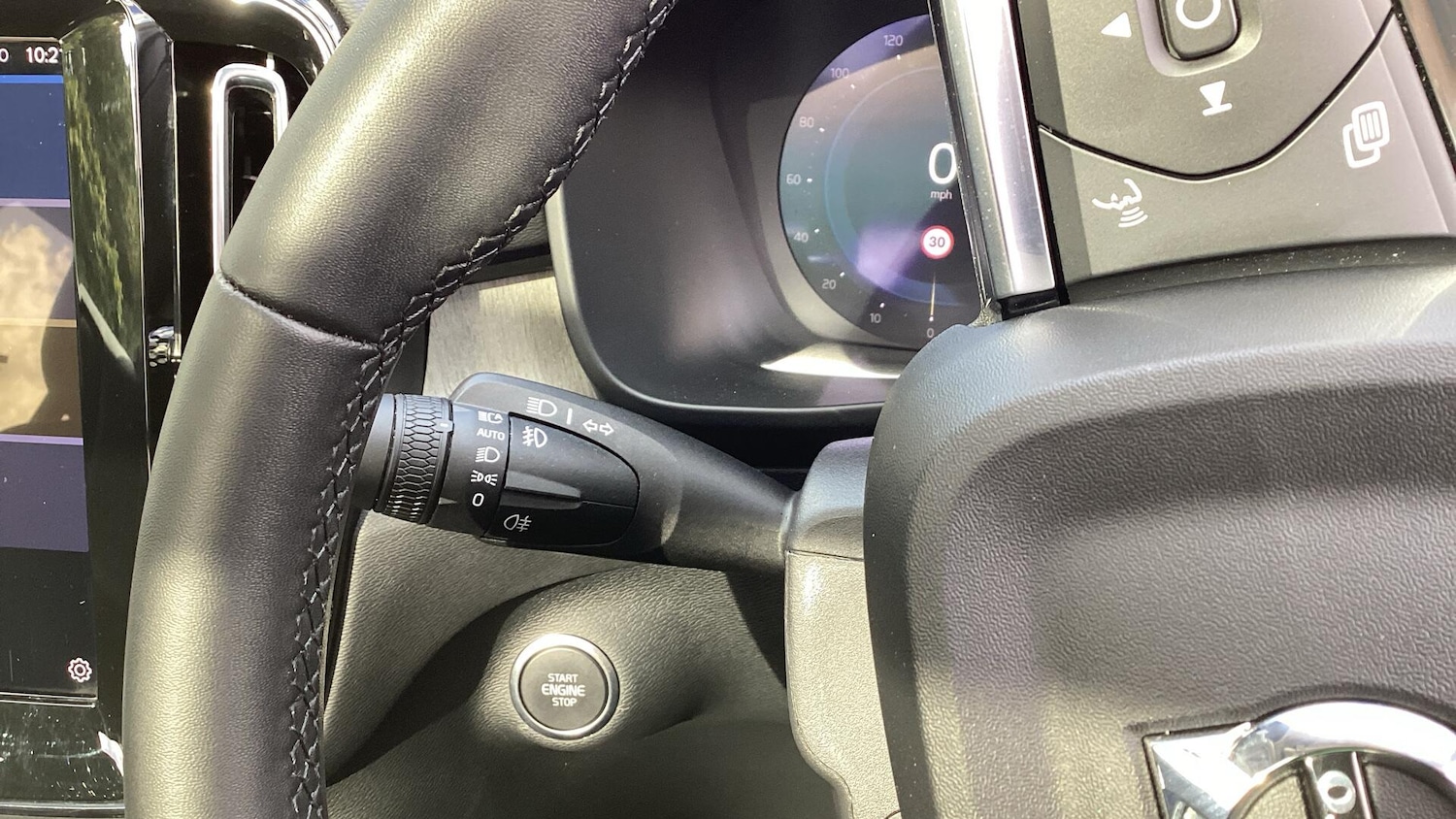 Used Volvo XC40 2025 for sale - 76085503: Photo 28