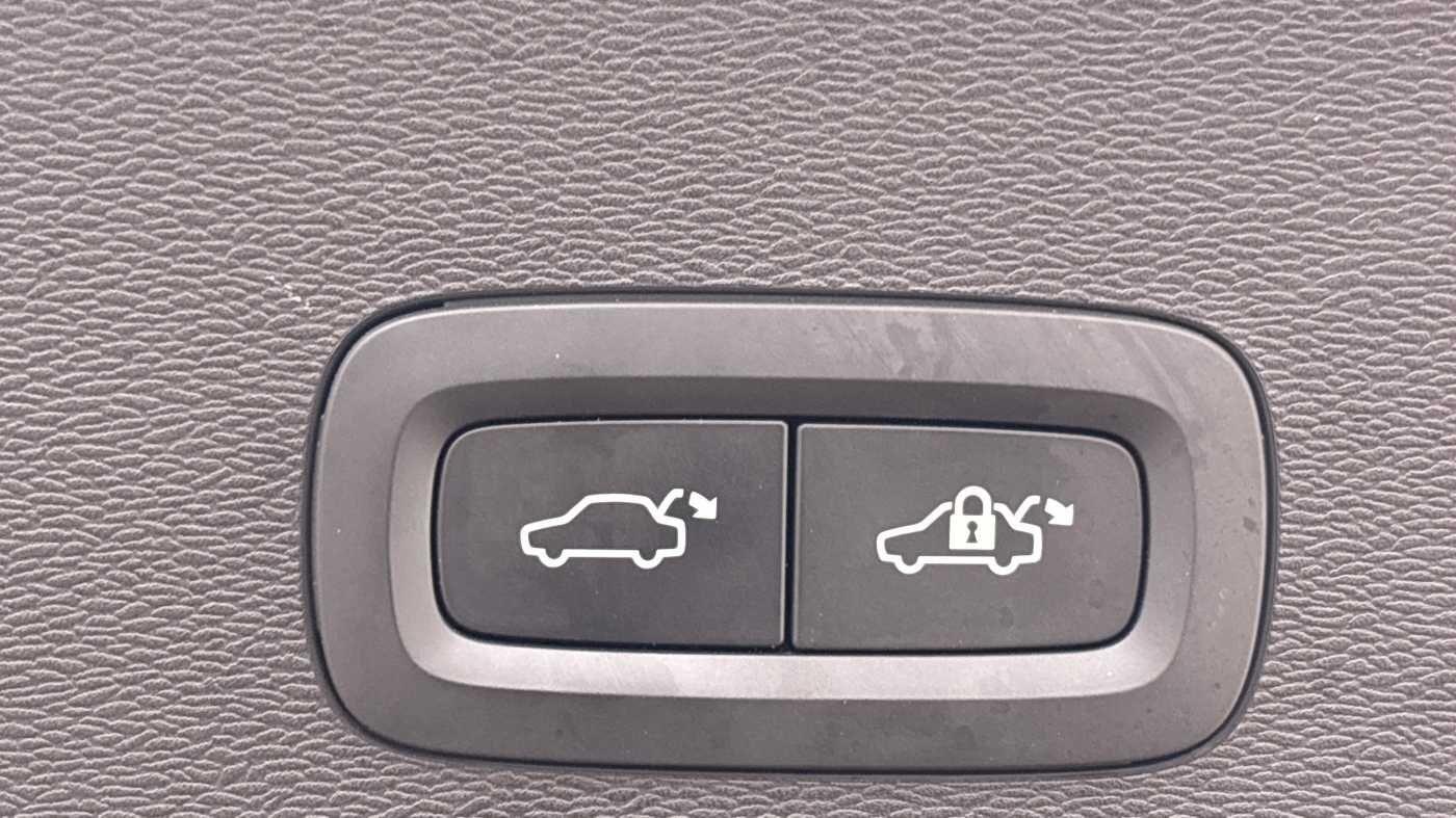 Used Volvo C40 2022 for sale - 77304930: Photo 55