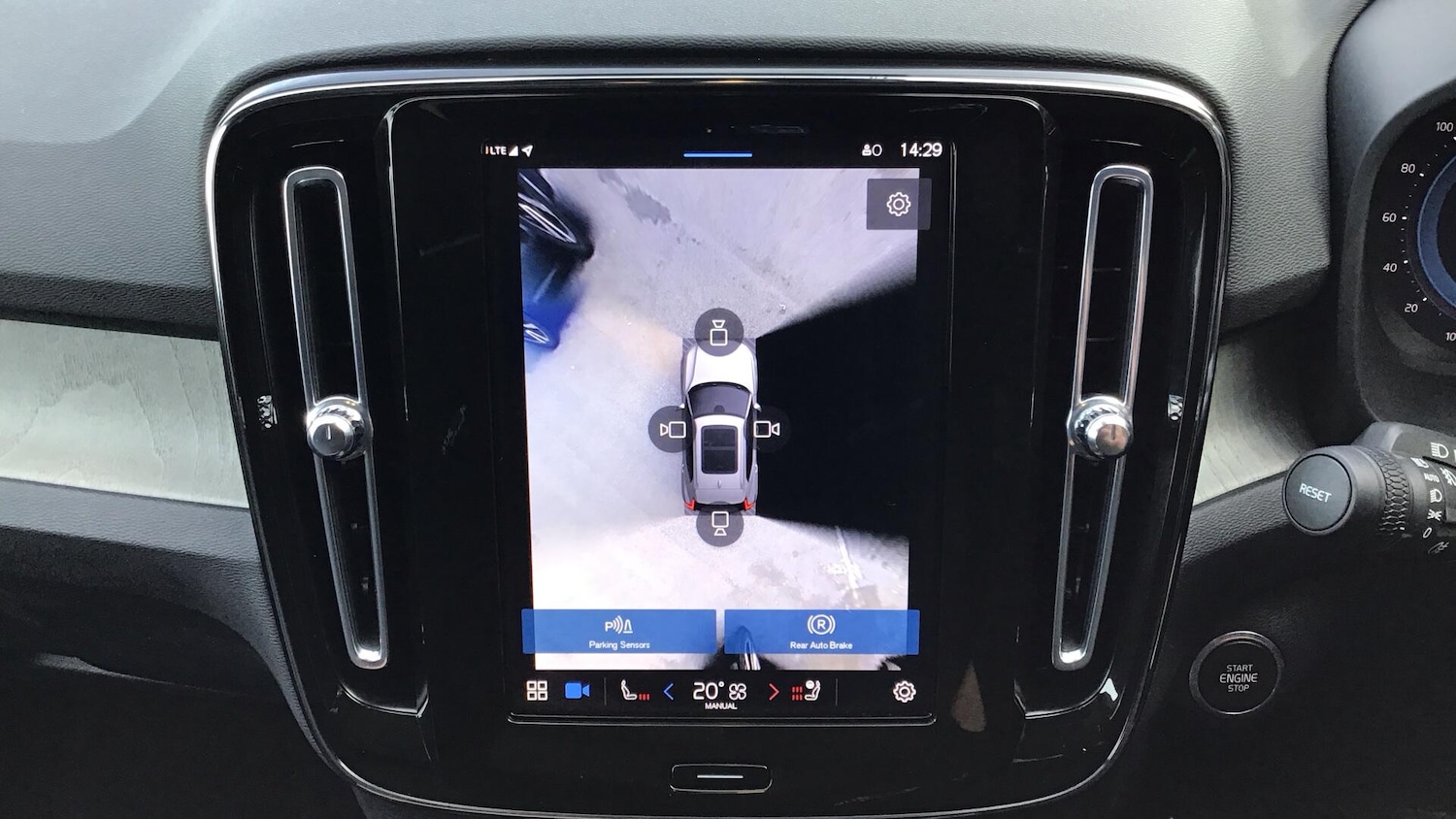 Used Volvo XC40 2025 for sale - 76121301: Photo 26