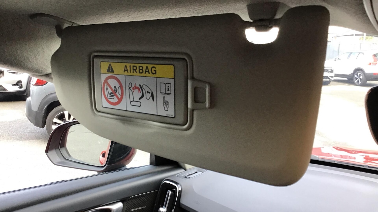 Used Volvo XC40 2025 for sale - 76121301: Photo 31