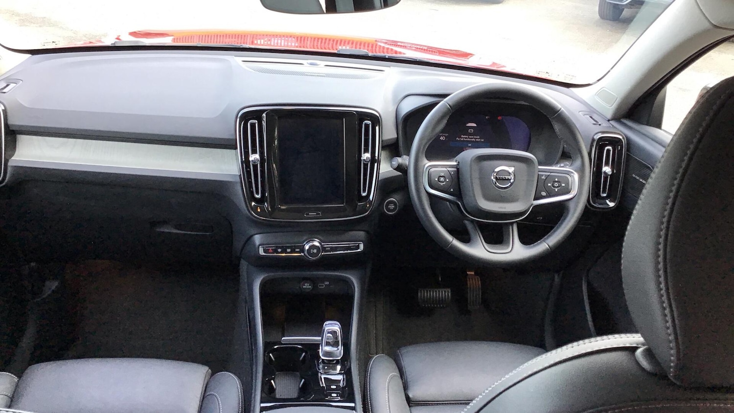 Used Volvo XC40 2025 for sale - 76121301: Photo 5