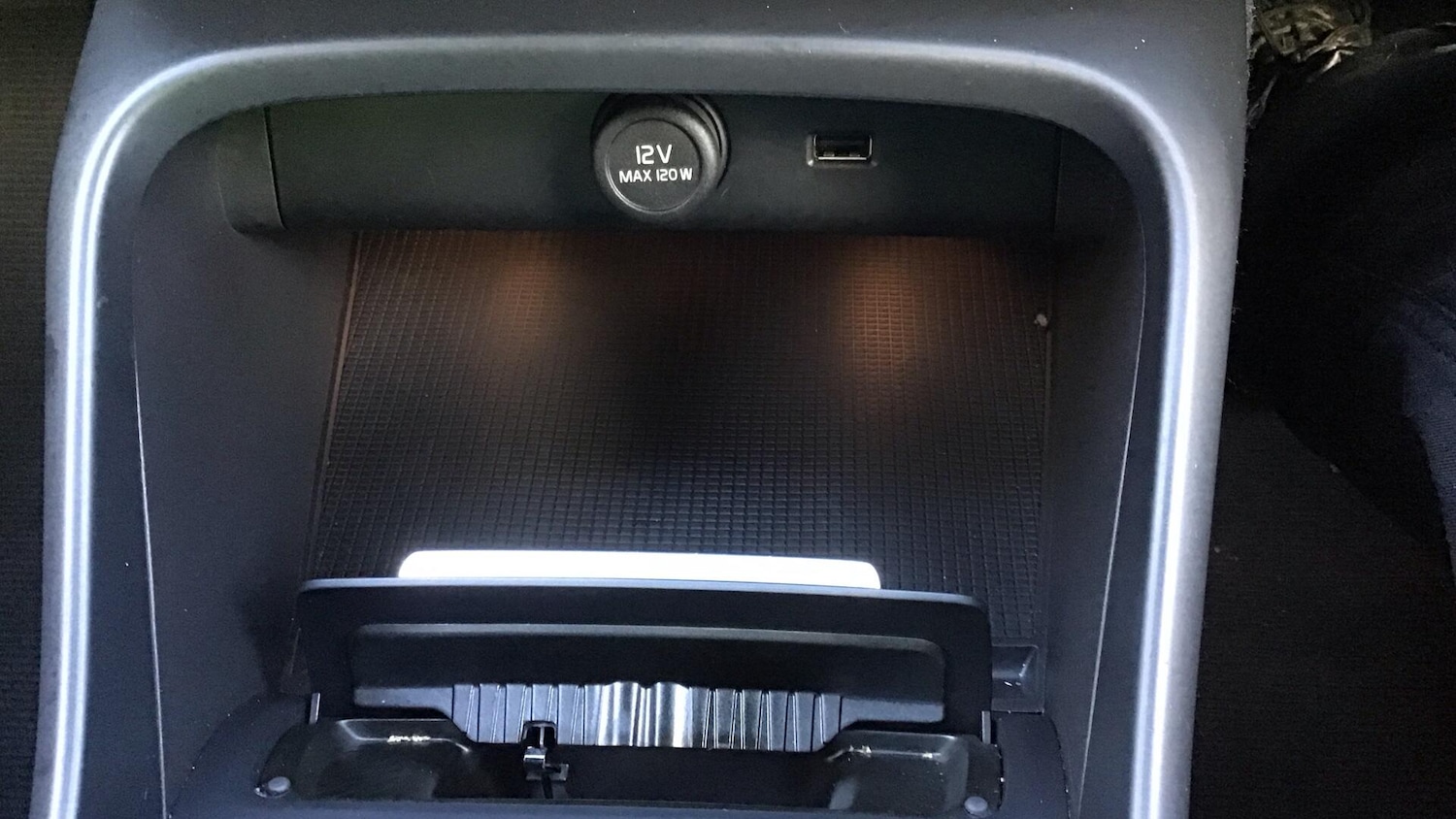 Used Volvo XC40 2022 for sale - 76700739: Photo 17