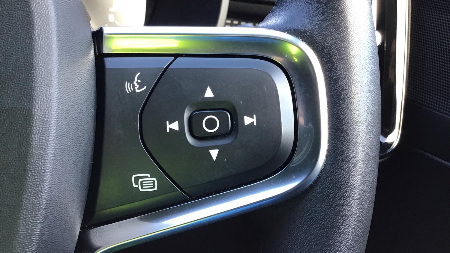 Used Volvo XC40 2022 for sale - 76700739: Photo 26