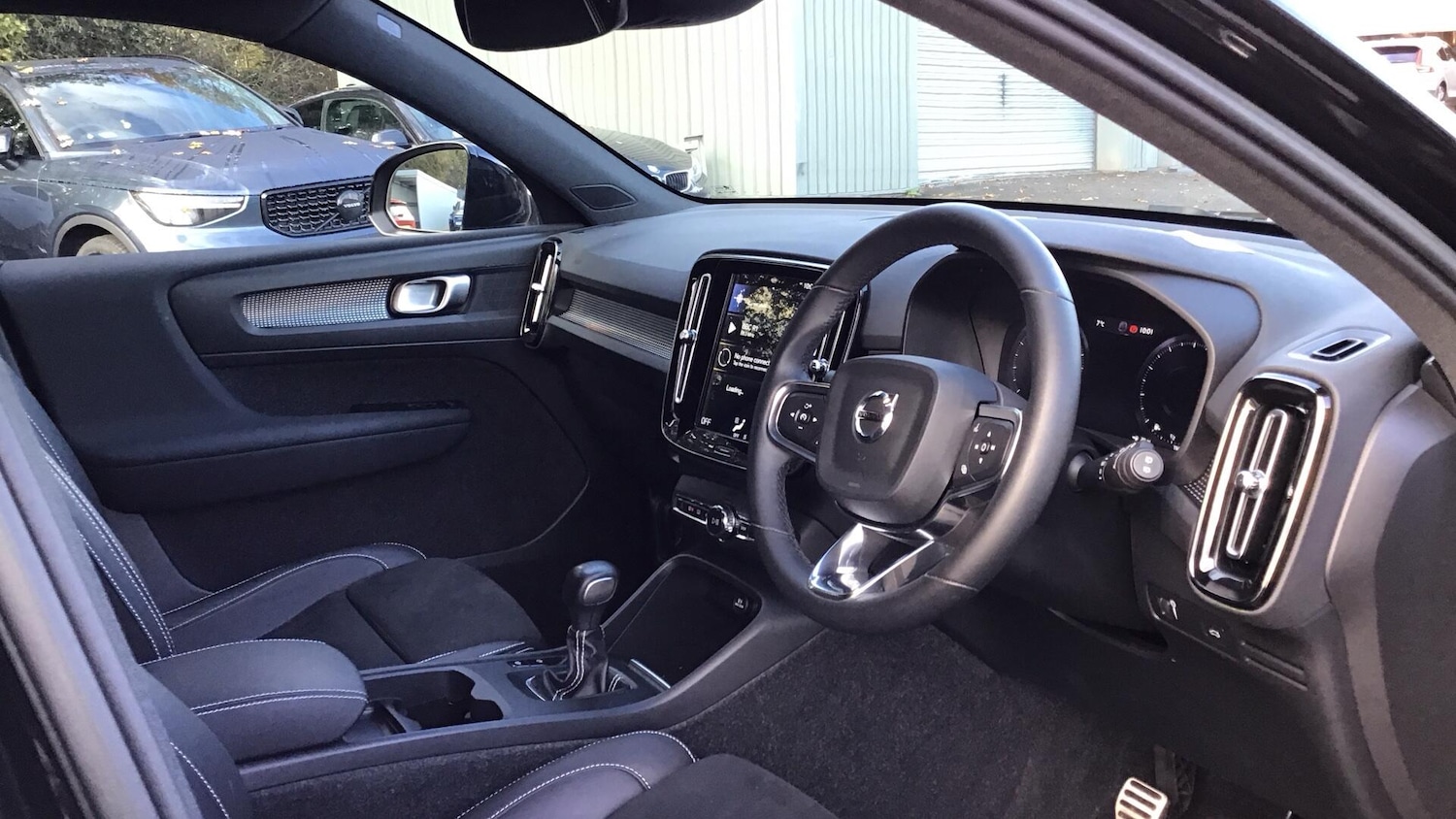 Used Volvo XC40 2022 for sale - 76700739: Photo 4