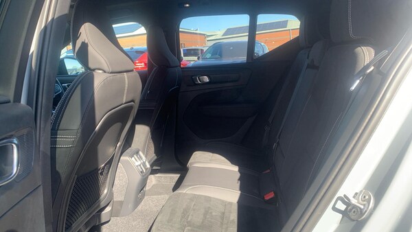 Used Volvo XC40 2025 for sale - 76306321: Photo 32