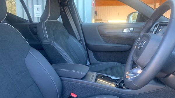 Used Volvo XC40 2025 for sale - 76306321: Photo 9
