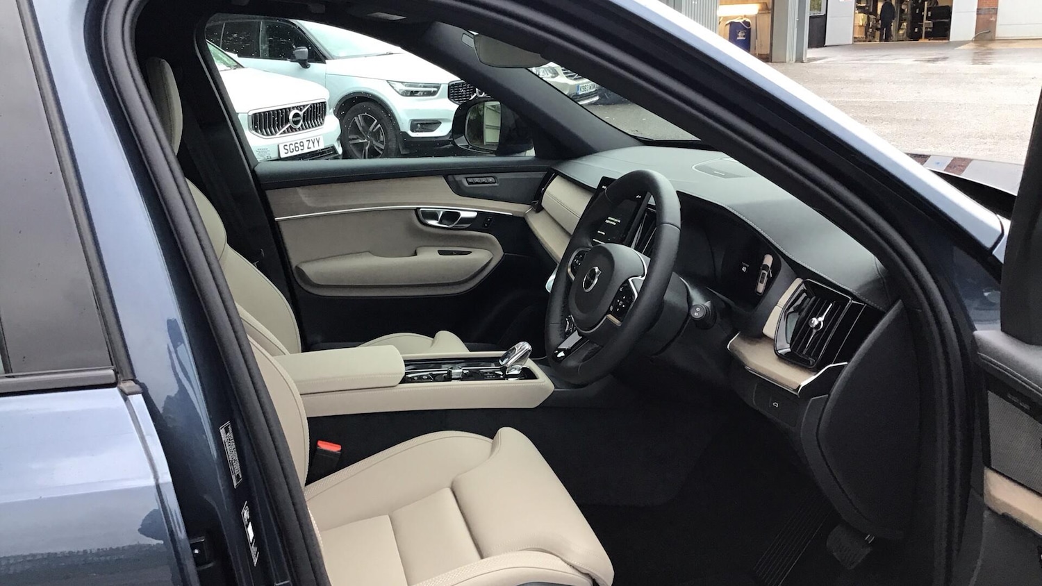 Used Volvo XC90 2025 for sale - 76398281: Photo 4