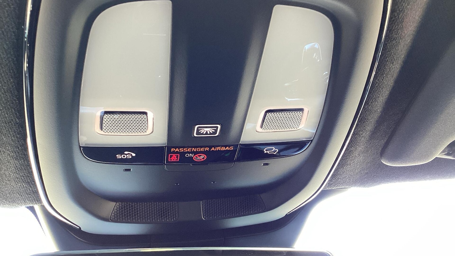 Used Volvo XC40 2023 for sale - 76753327: Photo 28