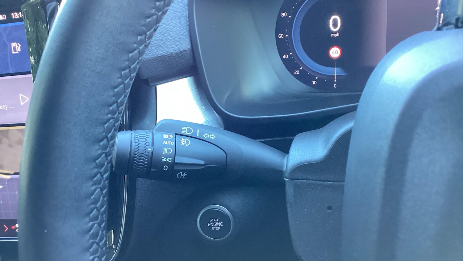 Used Volvo XC40 2023 for sale - 76753327: Photo 33