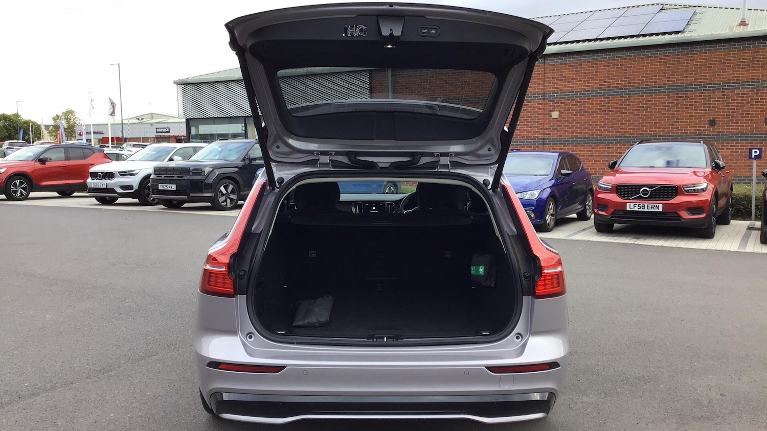 Used Volvo V60 2025 for sale - 76549435: Photo 13