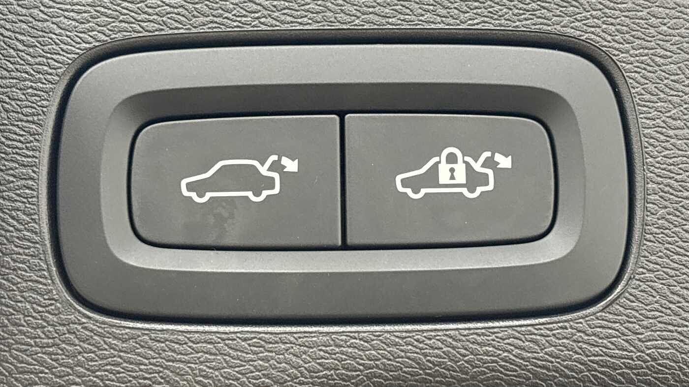 Used Volvo XC60 2025 for sale - 76823902: Photo 19